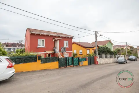 Casa en calle de Altamira, 12