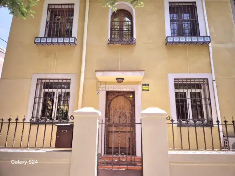 Chalet unifamiliar en calle de Aizgorri
