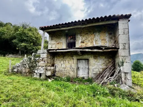 Casa en Avenida de Alisas, nº Sin Informacion