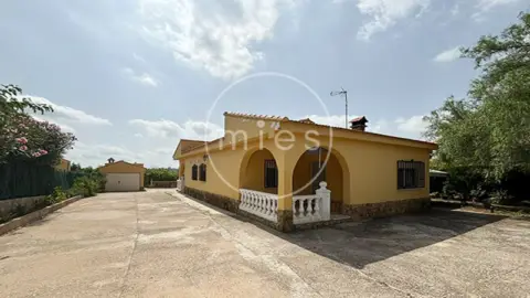 Chalet en Urbanización Cañapar