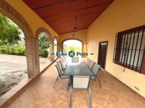Chalet en Almendralejo