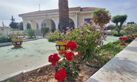 Chalet en Chalet Con Piscina Privada