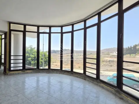 Local comercial en Avenida de los Artesanos