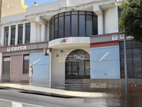 Local comercial en Avenida de los Artesanos