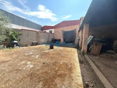 Nave industrial en Almendralejo