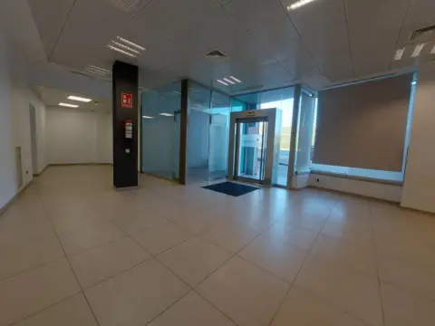 Local comercial en calle de Alemania