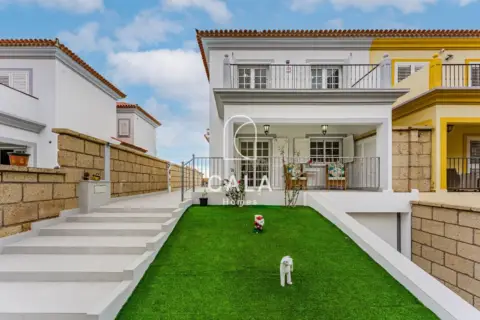 Casa adosada en Madroñal