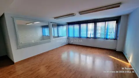 Oficina en calle Coruña