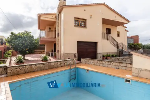 Chalet en calle Can Parellada