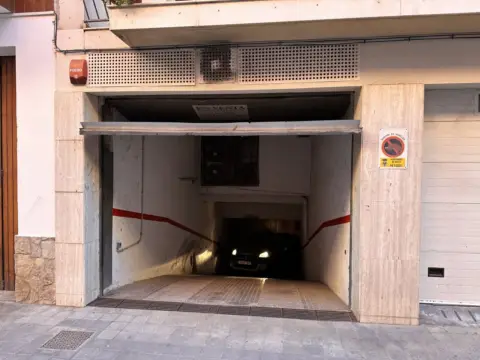 Garage in Carrer del Puig Rom