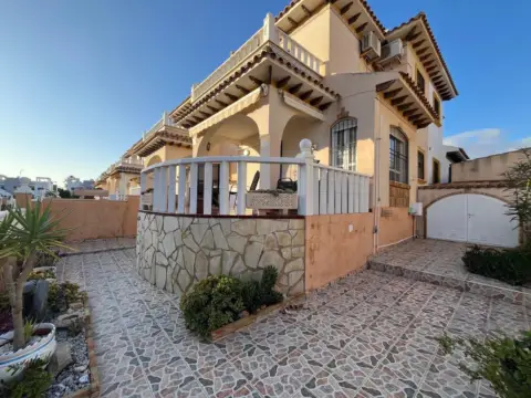 Chalet en Lomas de Cabo Roig
