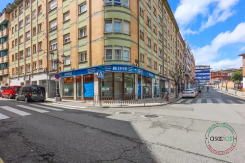 Local comercial en Avenida de Pando, 27