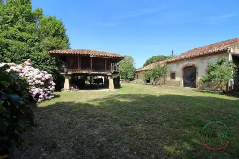 Casa en Somió-Cabueñes