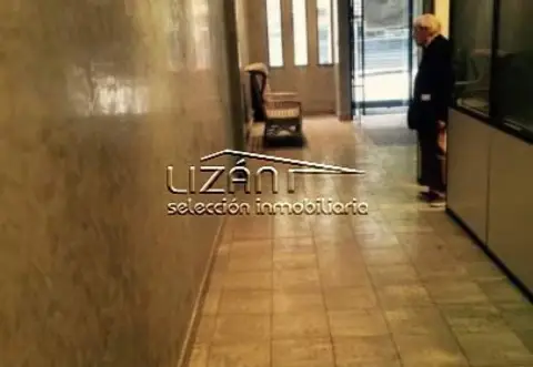 Local comercial en calle de Jerónimo Ibrán