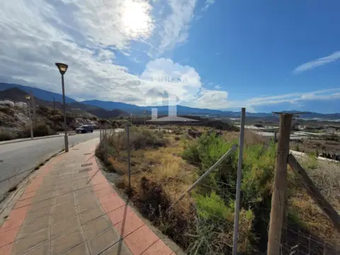 Terreno en calle Victoria Kent