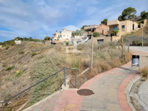 Terreno en calle Victoria Kent