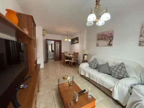 Piso en calle Topacio