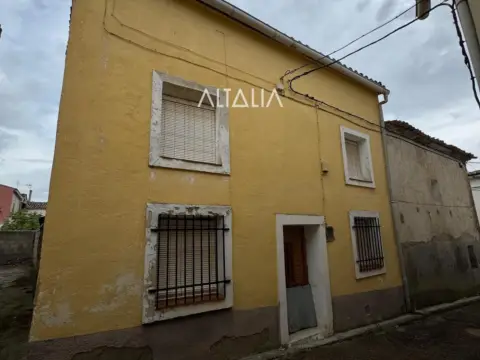 Casa en Villarejo de La Peñuela