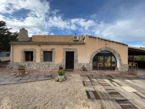 Finca rústica en Sax