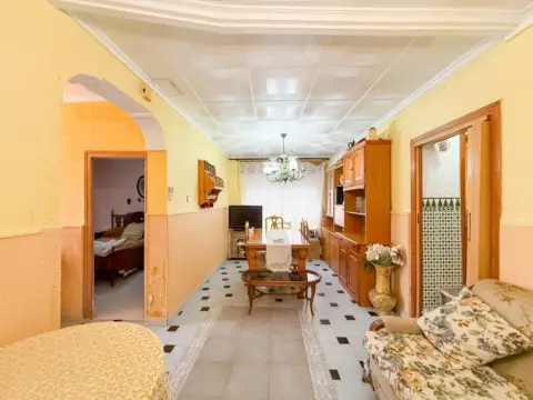 Casa en Avd Juan Carlos I
