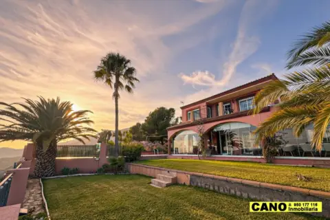 Chalet en calle de los Naranjos