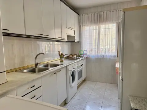 Casa adosada en calle de Simón Bolívar