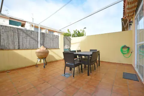 Casa pareada en calle de la Tolerancia