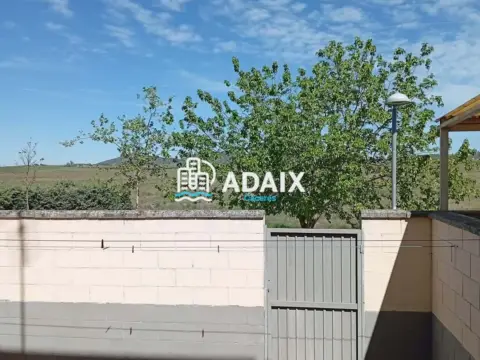 Casa pareada en Valdesalor