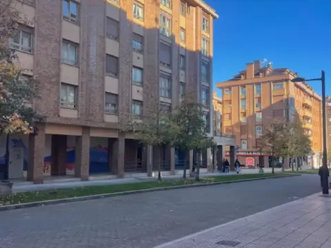 Local comercial en Montecerrao