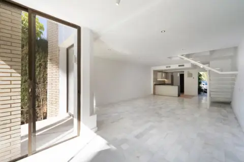 Dúplex en Los Naranjos-Las Brisas