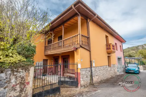 Casa en calle Puerto Las Caldas, nº 58