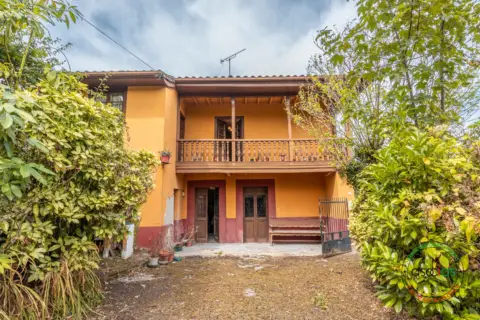 Casa en calle Puerto Las Caldas, nº 58