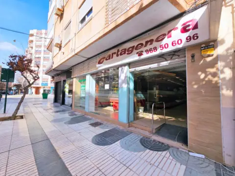 Local comercial en calle Ángel Bruna