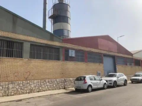 Industrial building in Carrer de Sant Martí