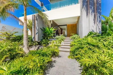 Casa en calle Josefina de La Torre