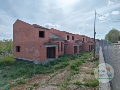 Casa adosada en Castronuevo de Esgueva
