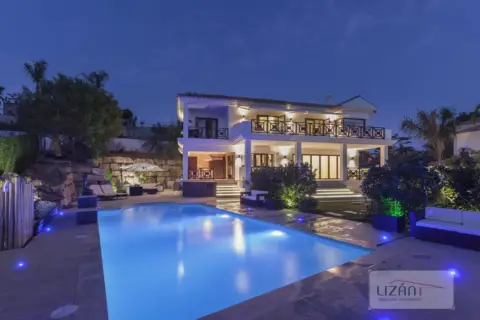 Casa en Los Naranjos-Las Brisas