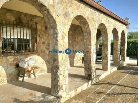 Chalet en Almendralejo