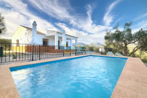 Casa en , en El Campo, Montaña