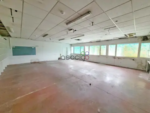 Local comercial en Estación Renfe-Los Manantiales
