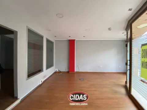 Local comercial en Avenida de Pumarín