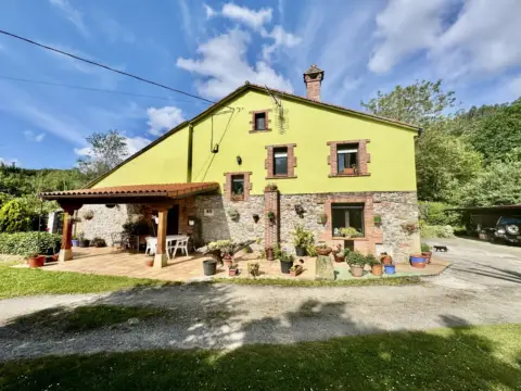 Casa en calle Bº Villanueva, nº 19