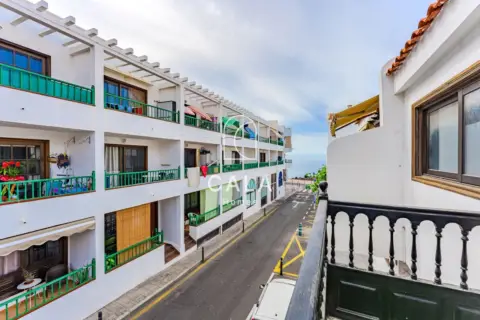 Casa adosada en Avenida del Emigrante