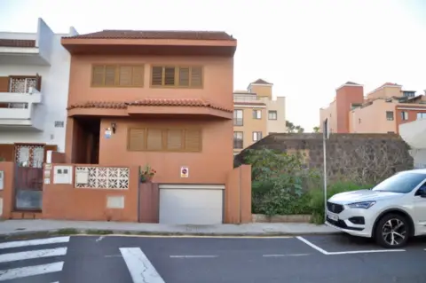 Terreno en calle de la Isa, 10