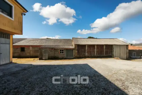 Casa en Friol (Casco Urbano)