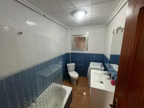 Piso en Universidad-Los Lirios