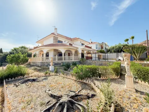 Departamento en venta con baja de precio en Calabardina