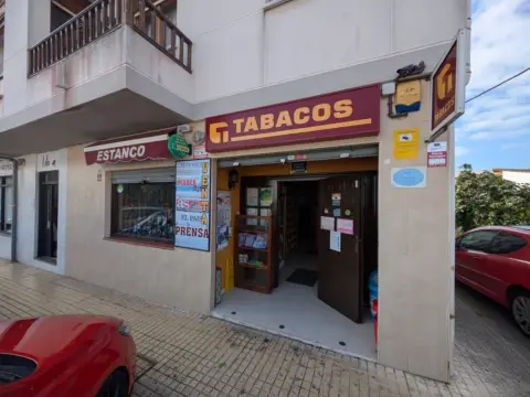 Local comercial en calle calle La Ermita, nº 1