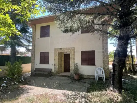 Casa en Lapoblación