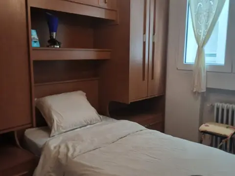 Piso en calle de Cabrales, 67